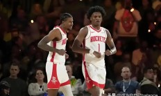 包含巴特勒爆冷击败切尔西，出色防守引爆全场！的词条